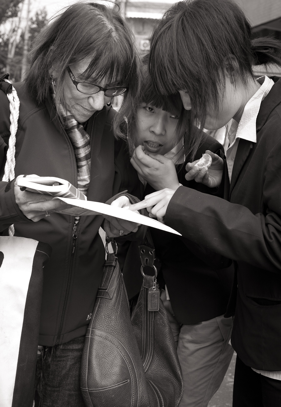 School girls help Maria