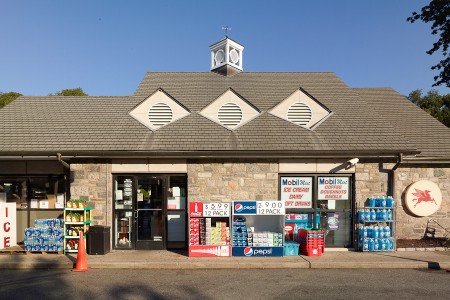 Pit stop on the Hutchinson River Parkway